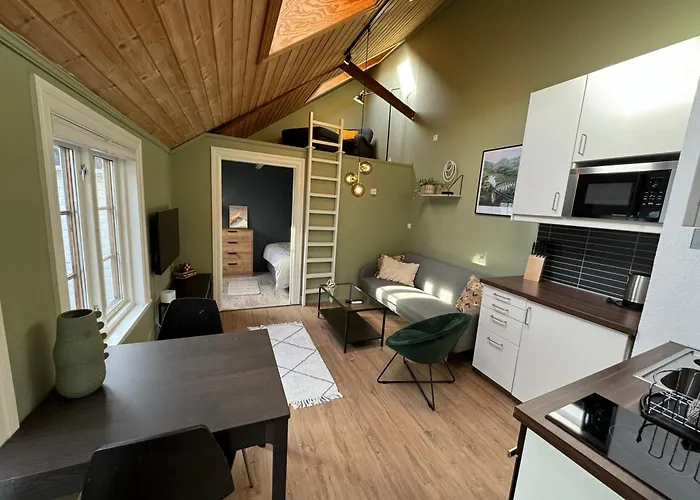 Cozy Backyard Apartment